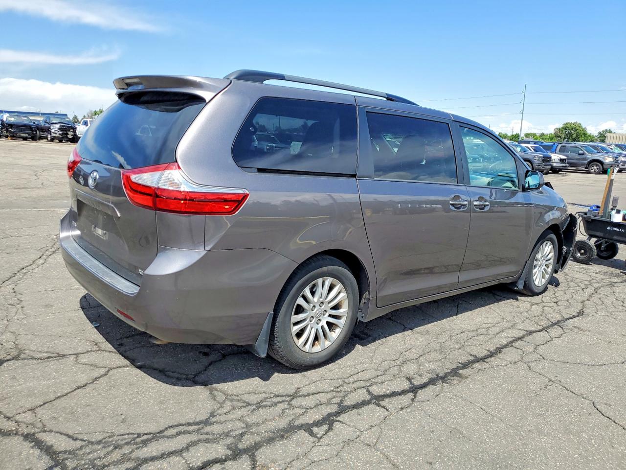 Toyota Sienna Xle 8-passenger