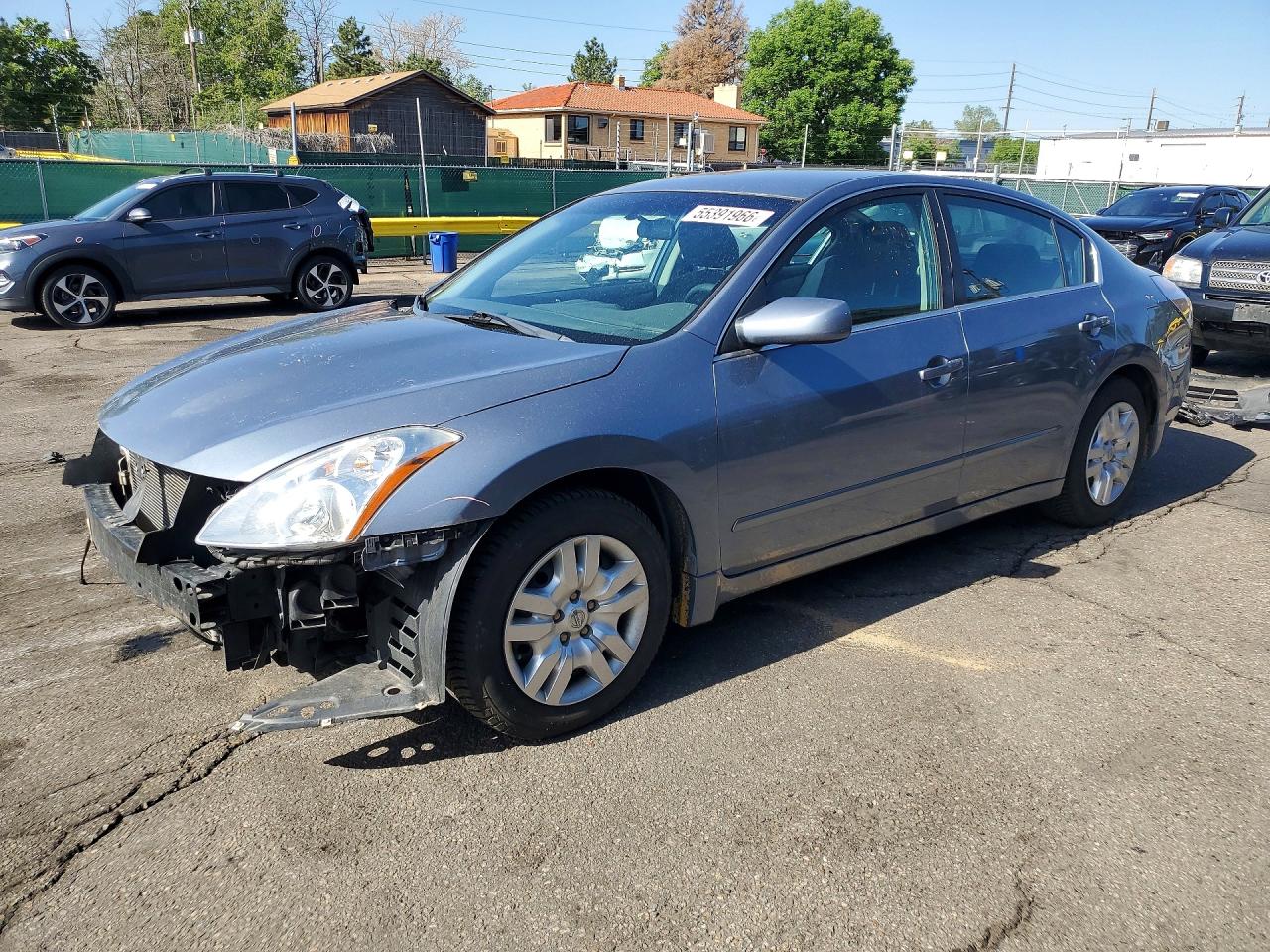 Salvage Nissan Altima Image