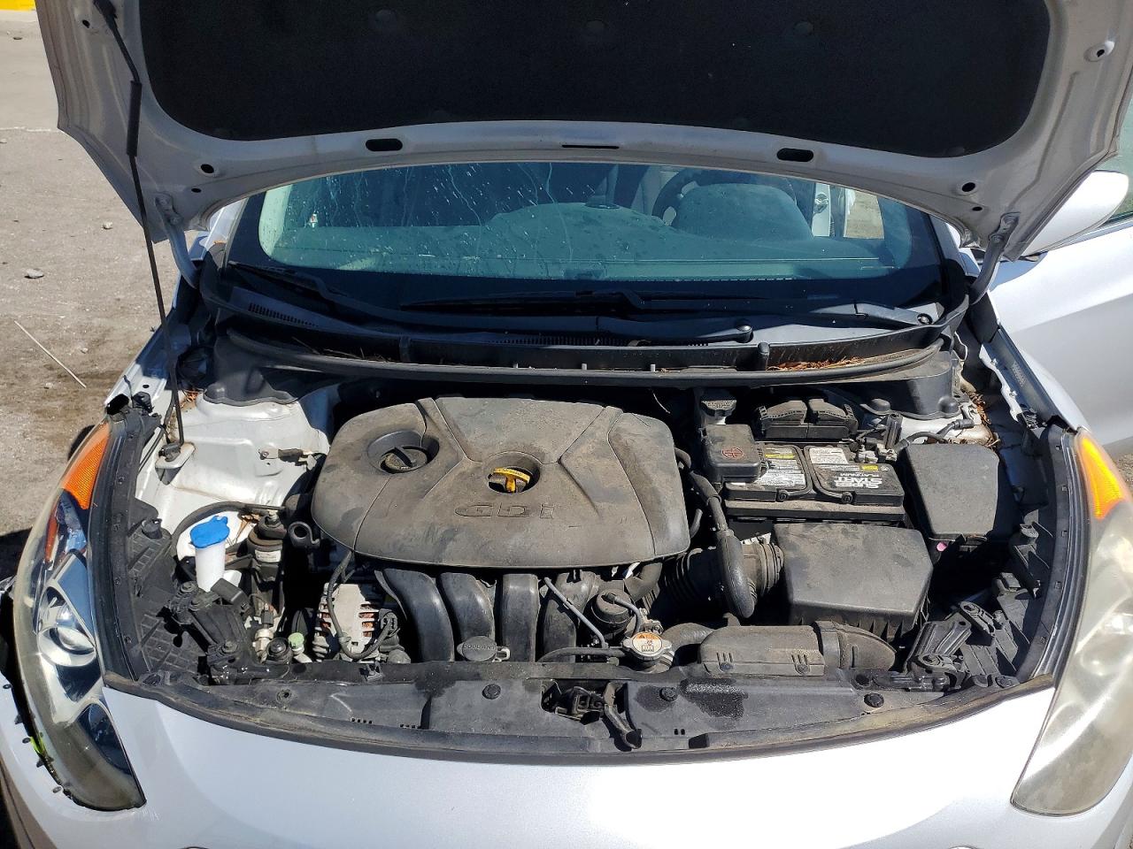 Hyundai ELANTRA Base