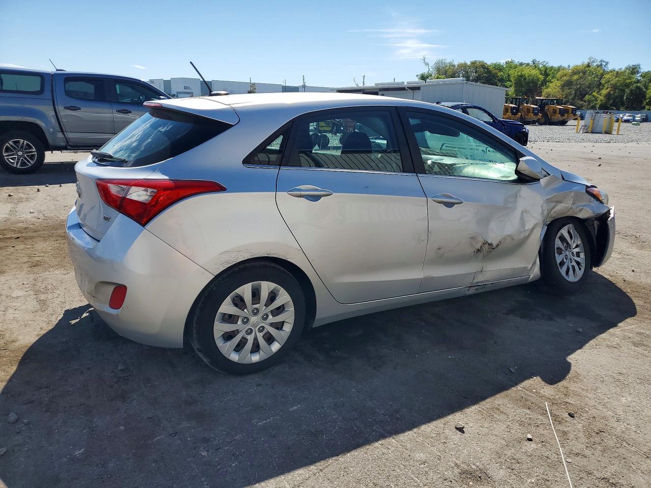 Hyundai ELANTRA Base