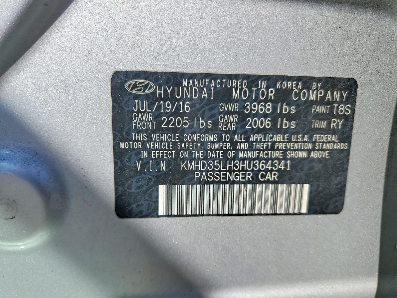 Hyundai ELANTRA Base