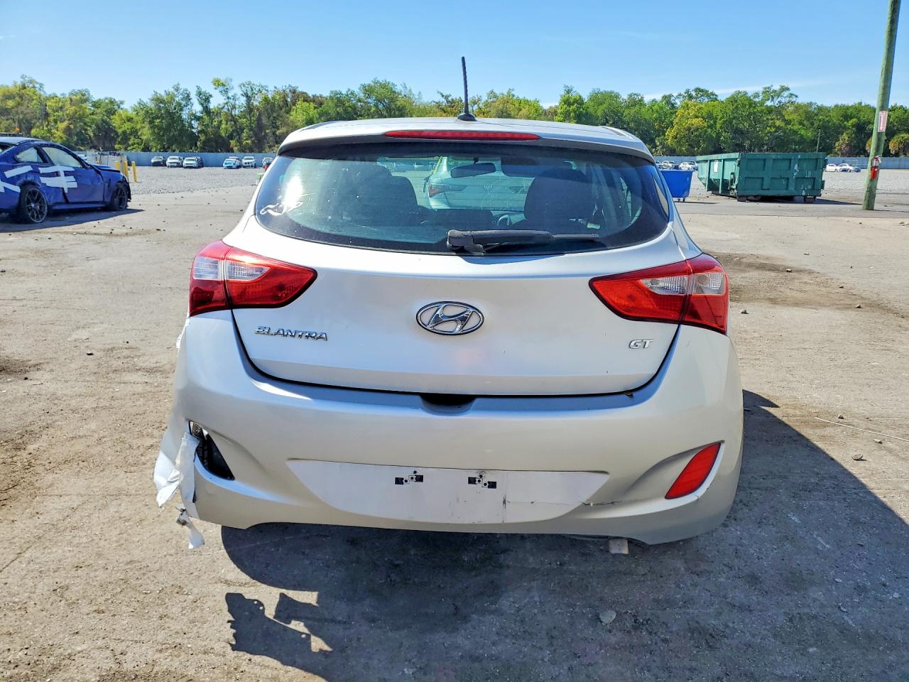 Hyundai ELANTRA Base