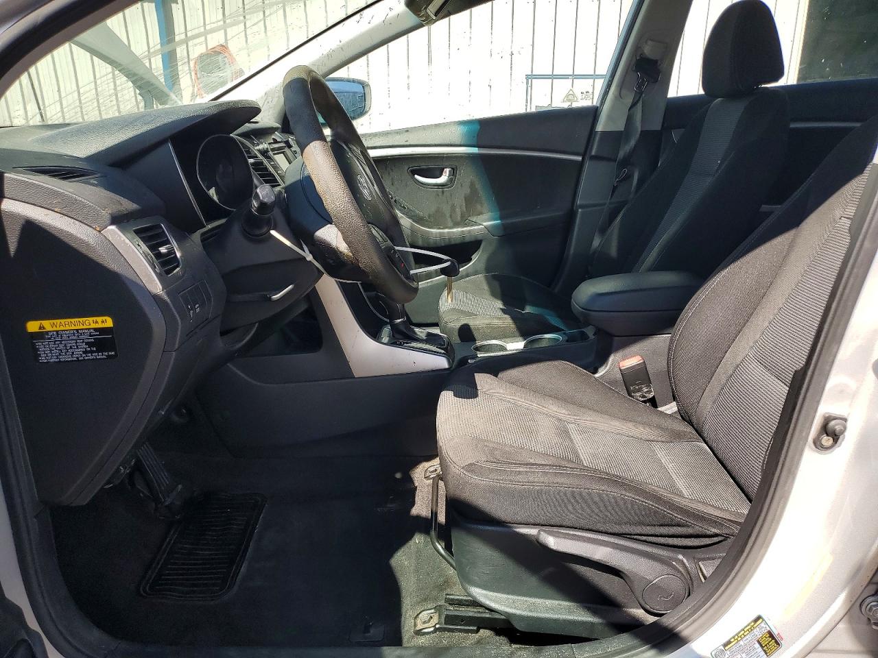 Hyundai ELANTRA Base