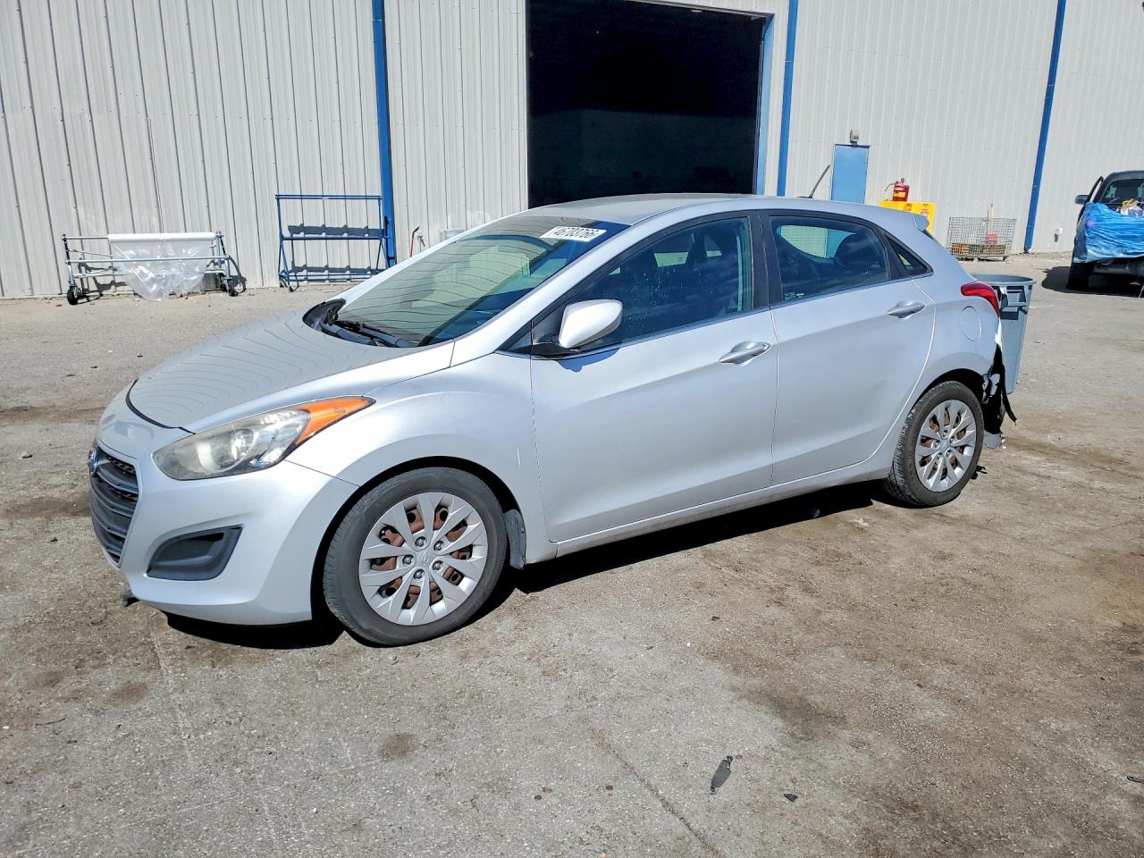 Salvage Hyundai ELANTRA Image