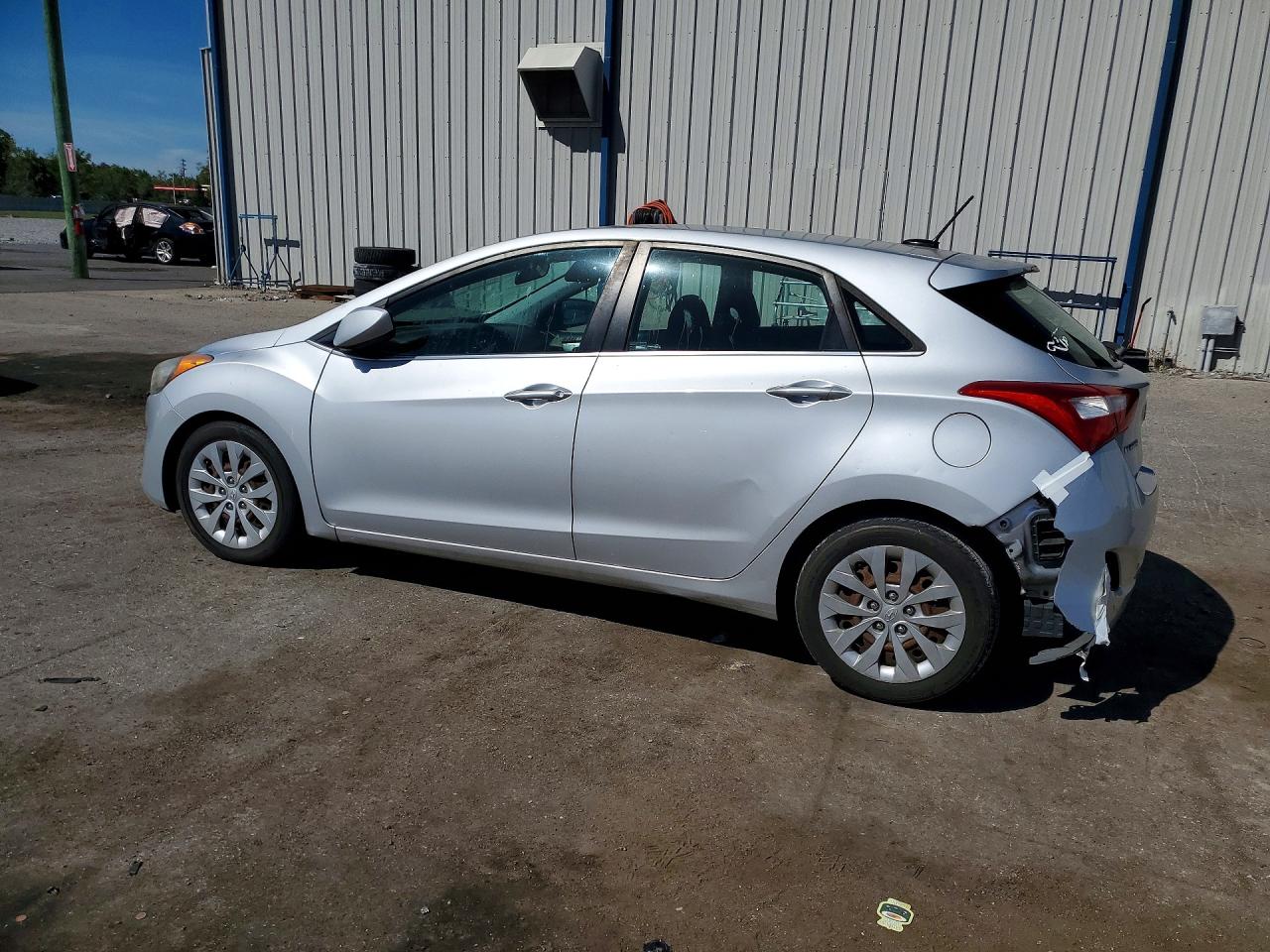 Hyundai ELANTRA Base
