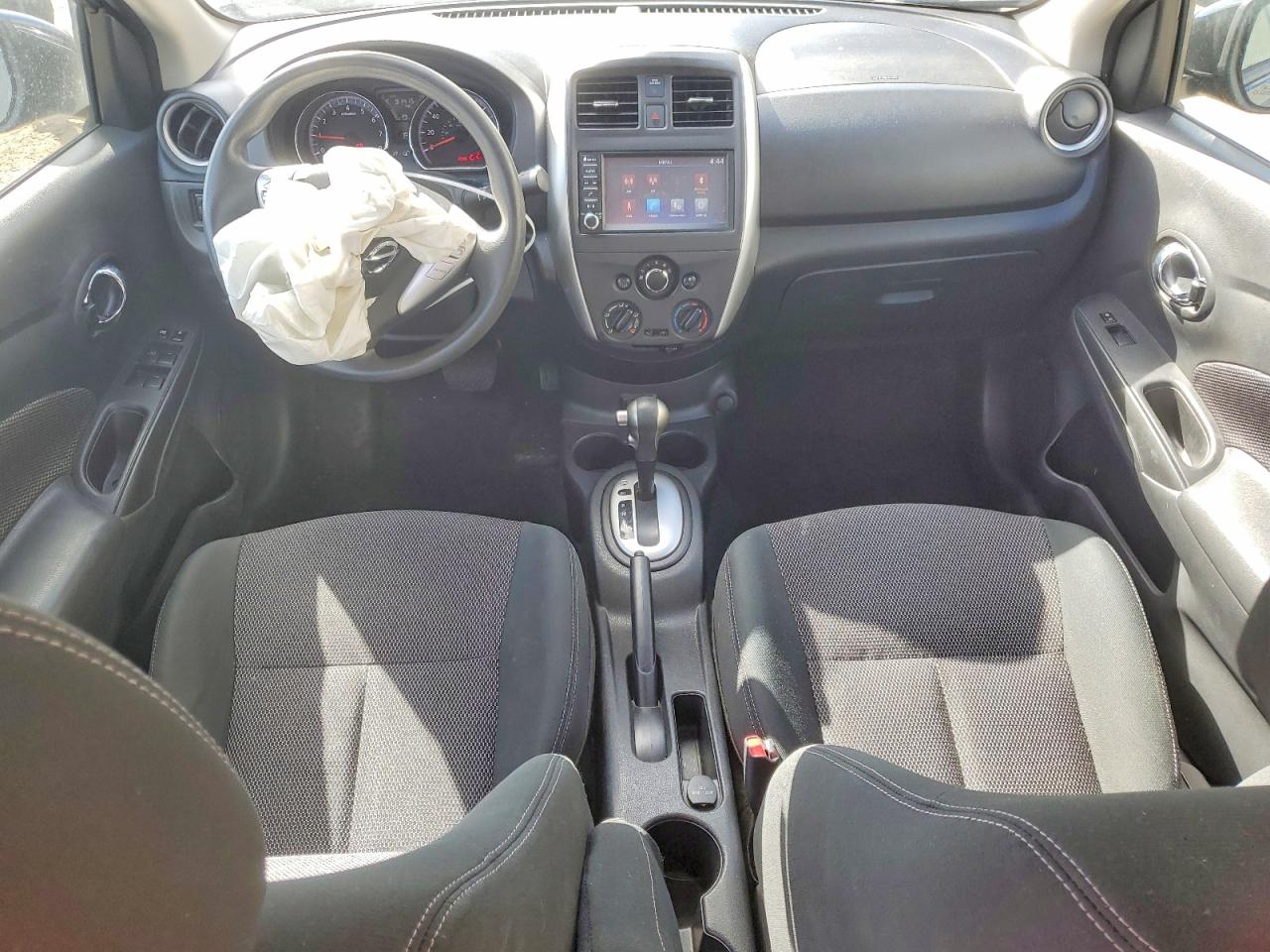 Nissan Versa Sv