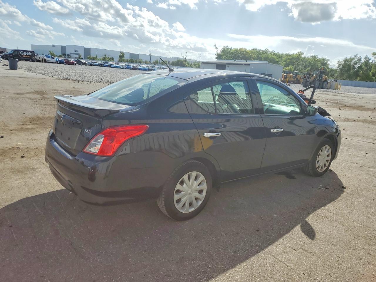 Nissan Versa Sv