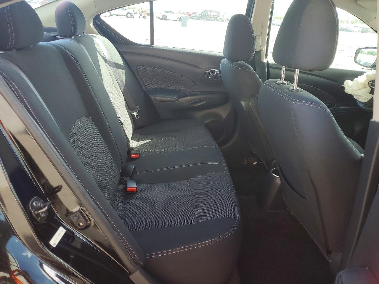 Nissan Versa Sv