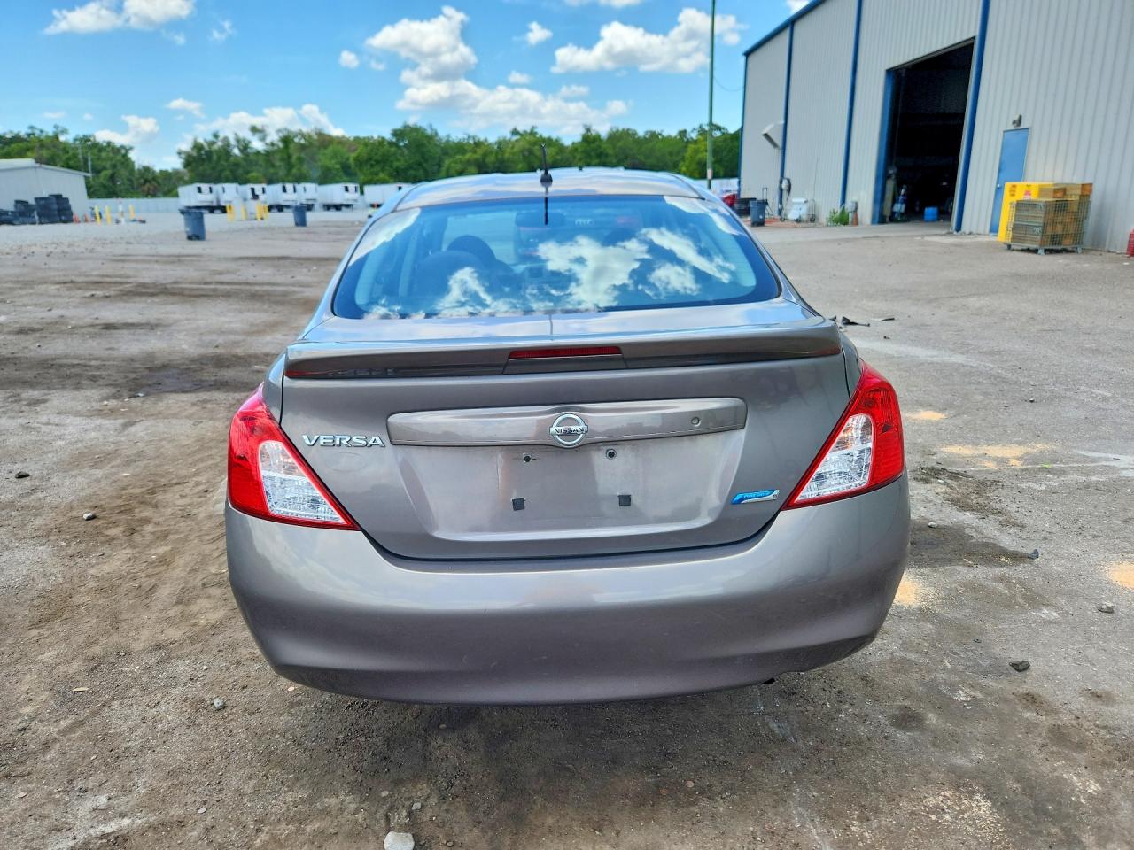 Nissan Versa 1.6 S Plus