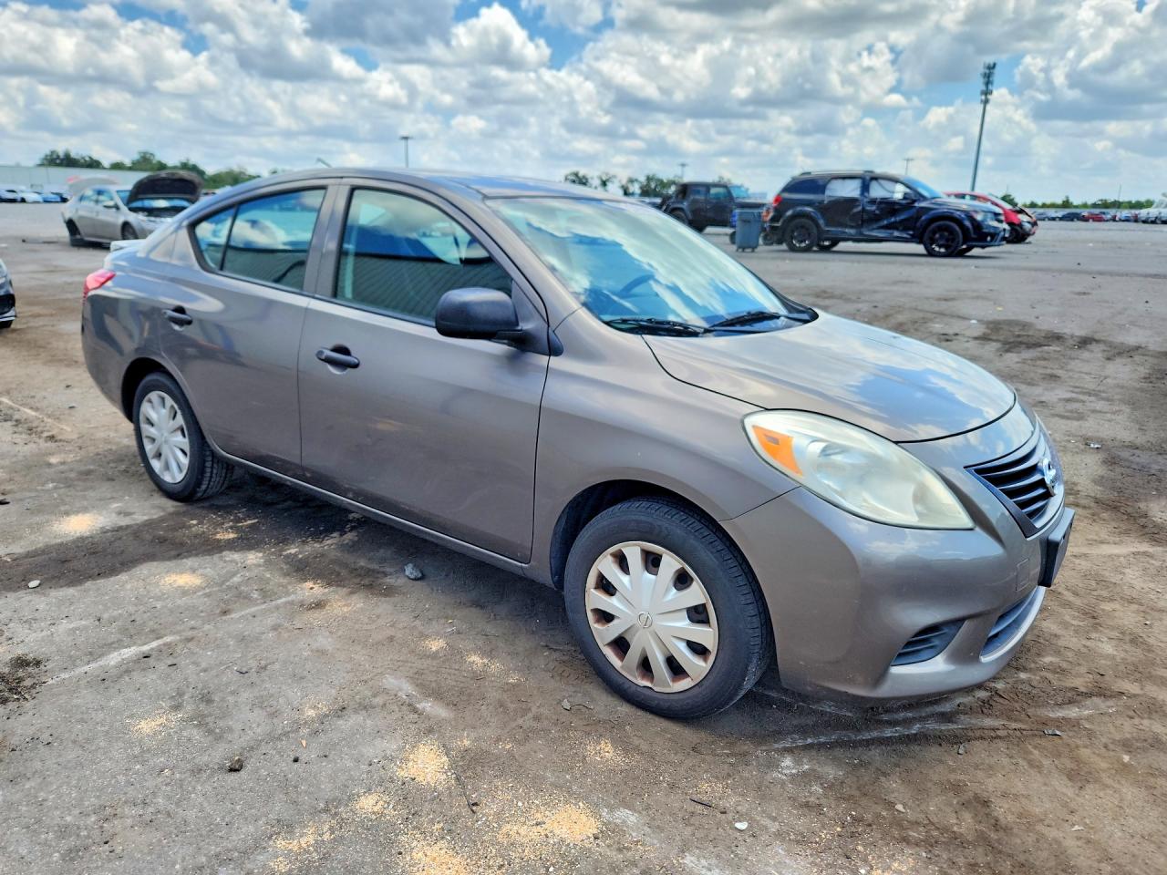 Nissan Versa 1.6 S Plus