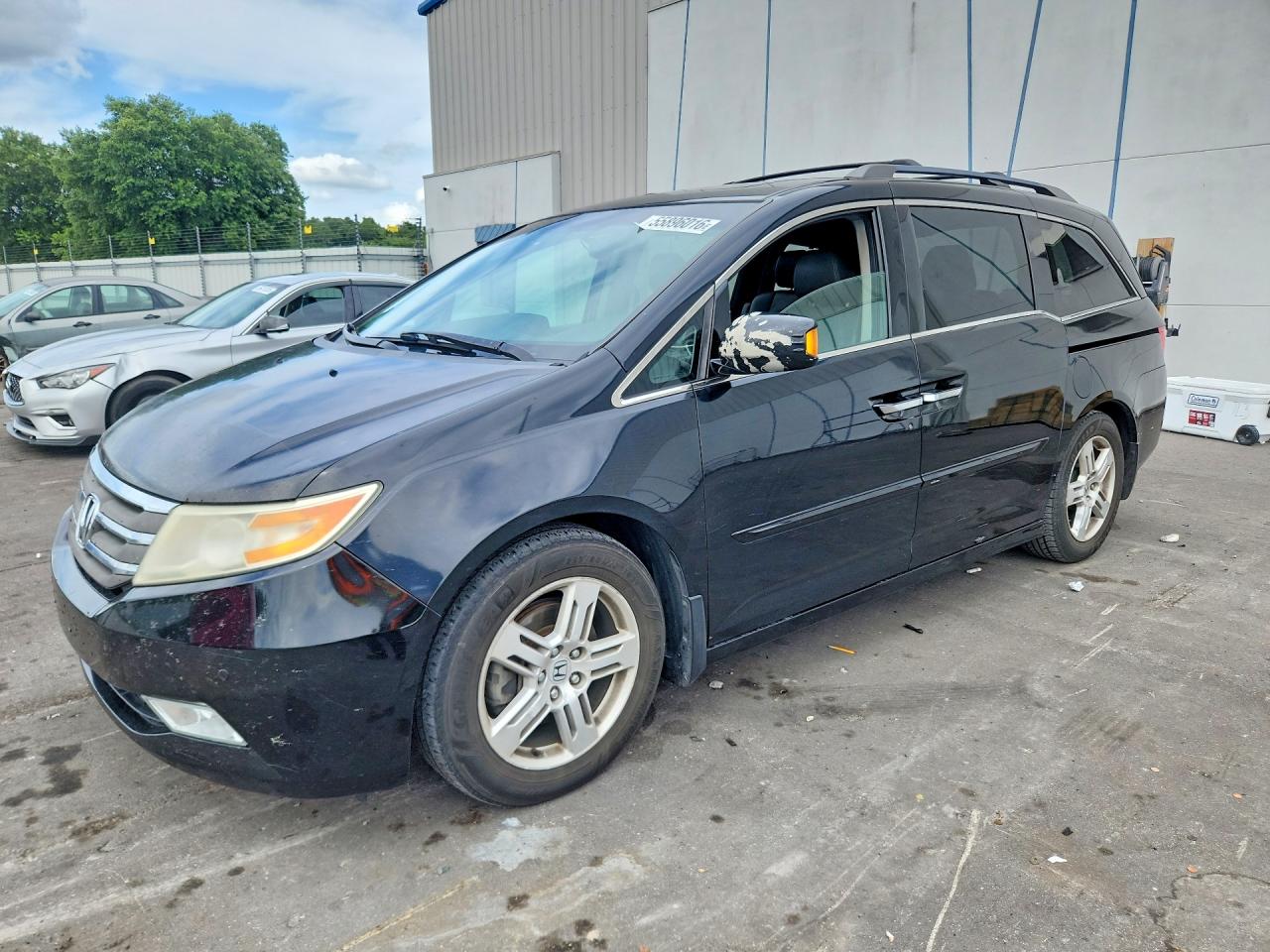 Salvage Honda Odyssey Image