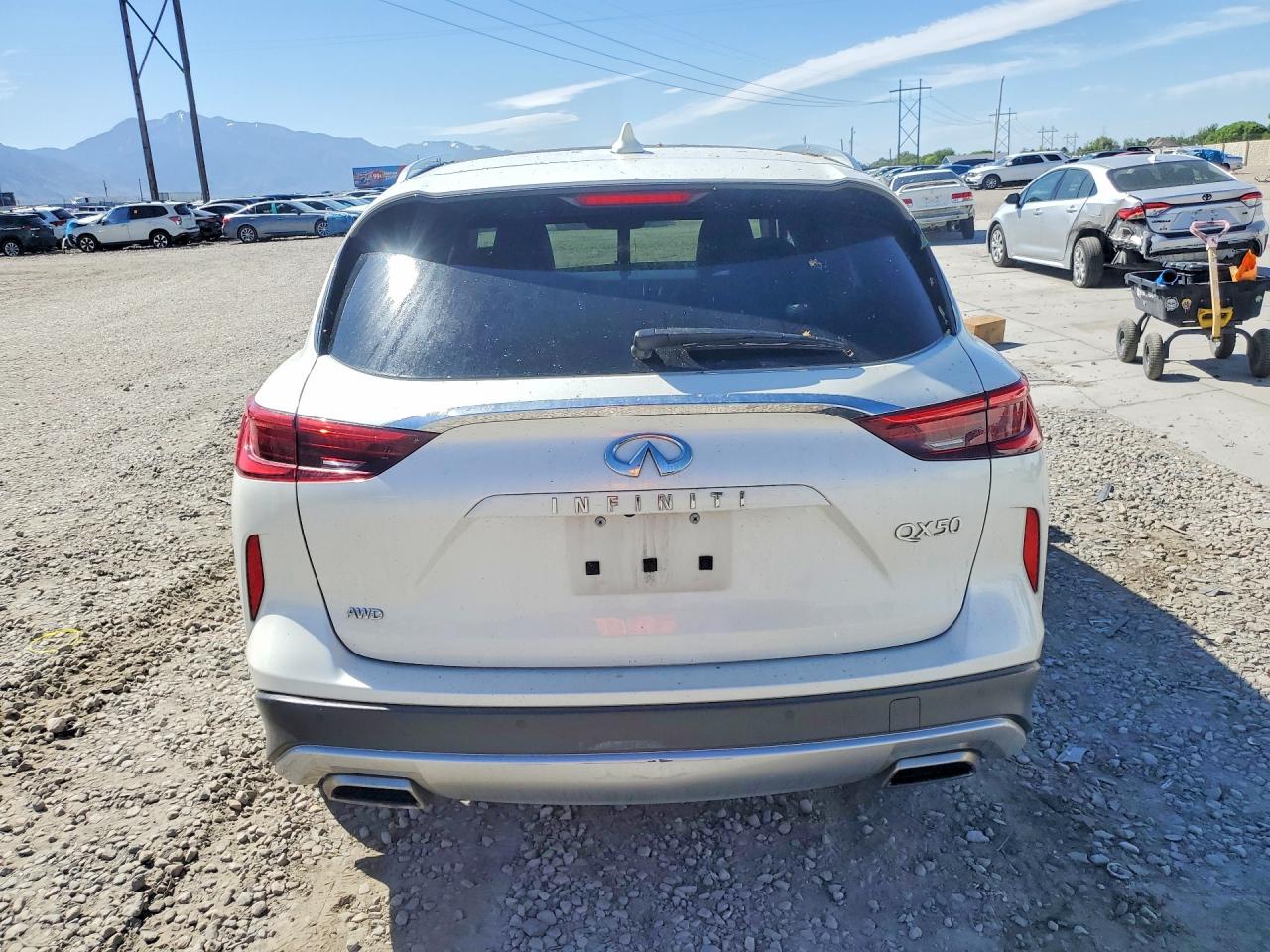 INFINITI Qx Essential