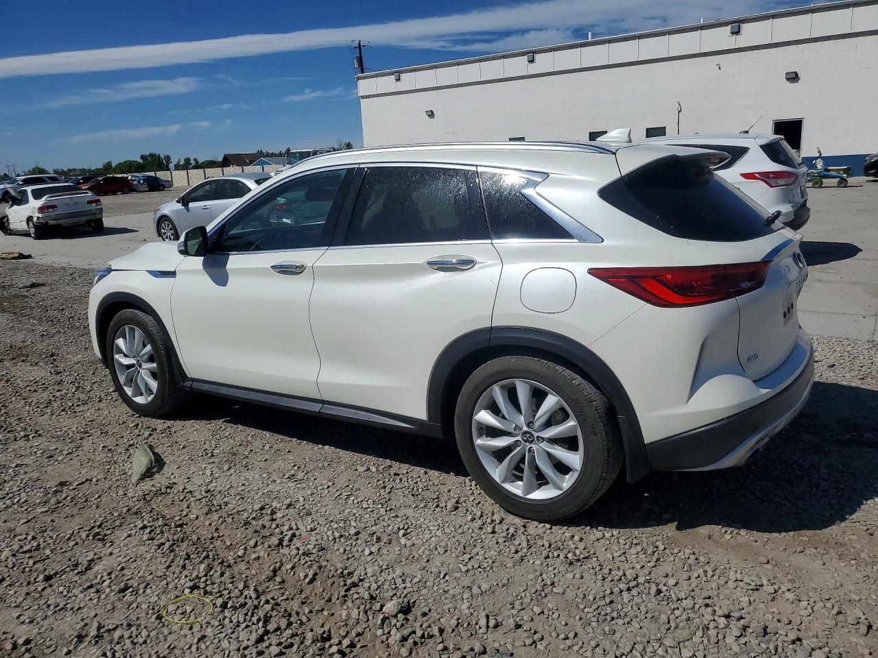 INFINITI Qx Essential
