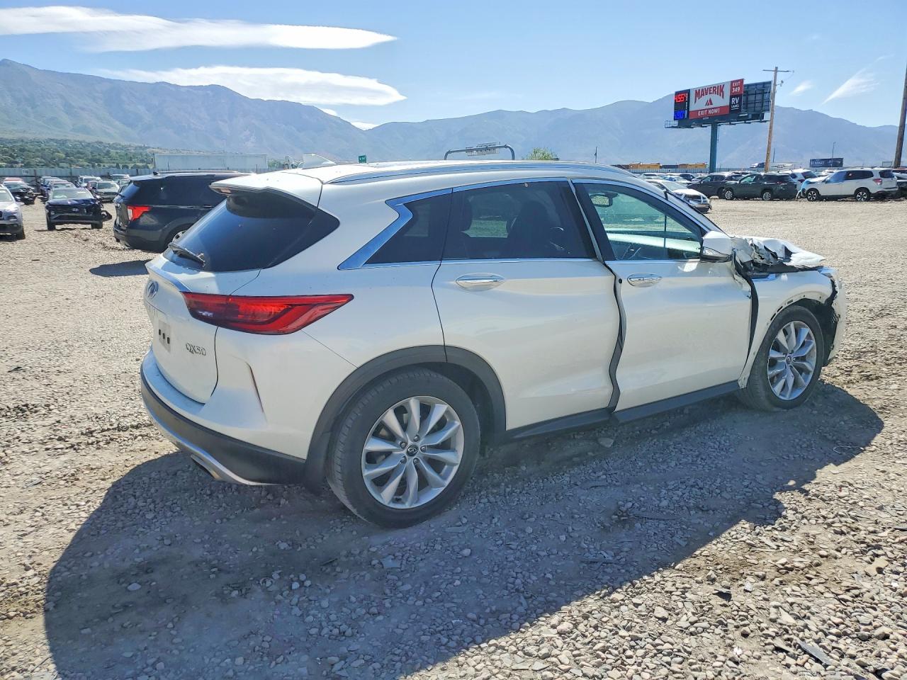INFINITI Qx Essential