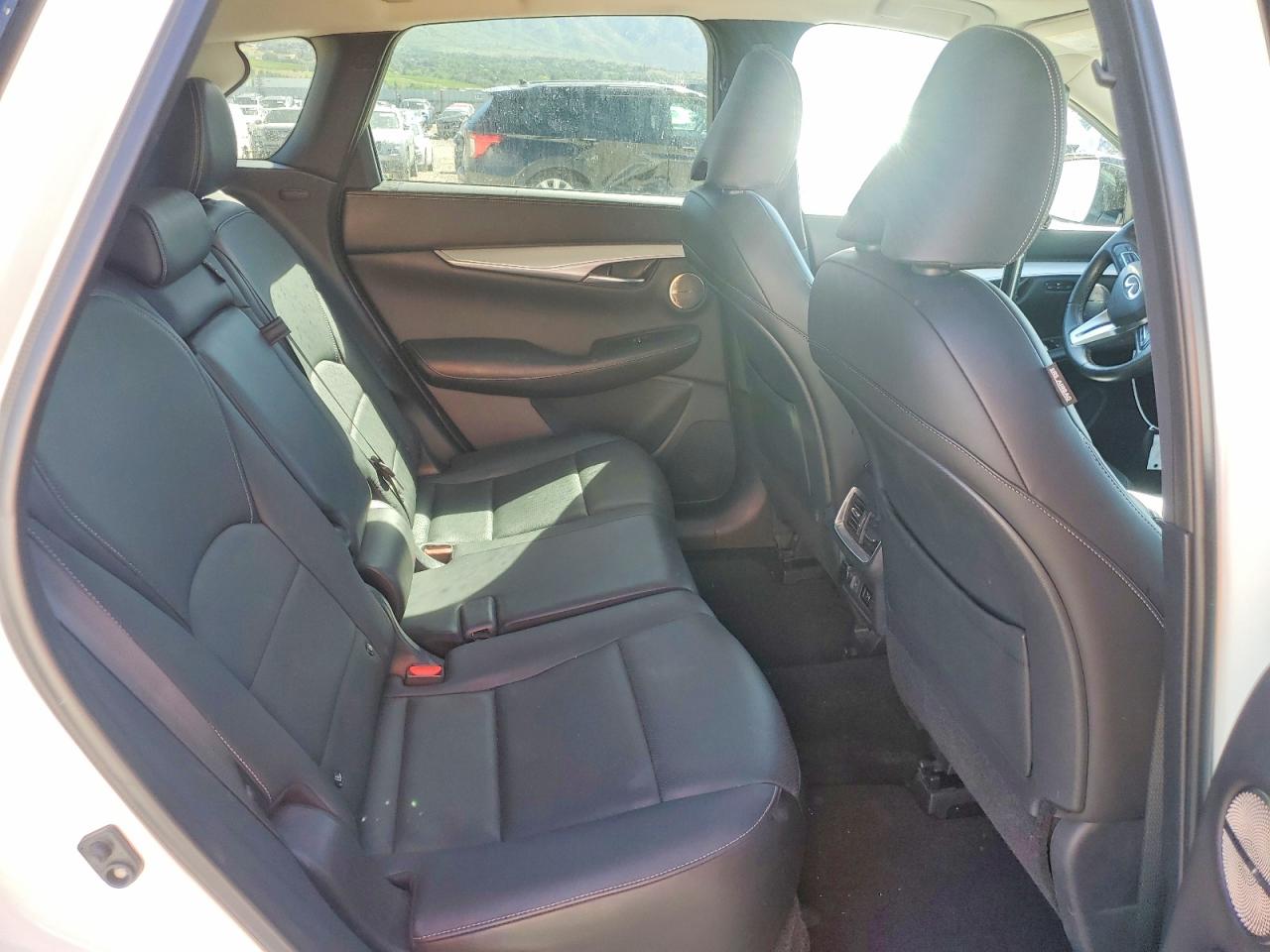 INFINITI Qx Essential