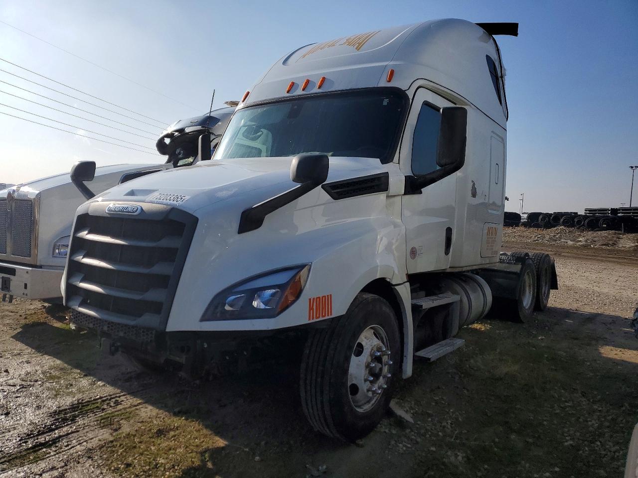 Freightliner Cascadia 126
