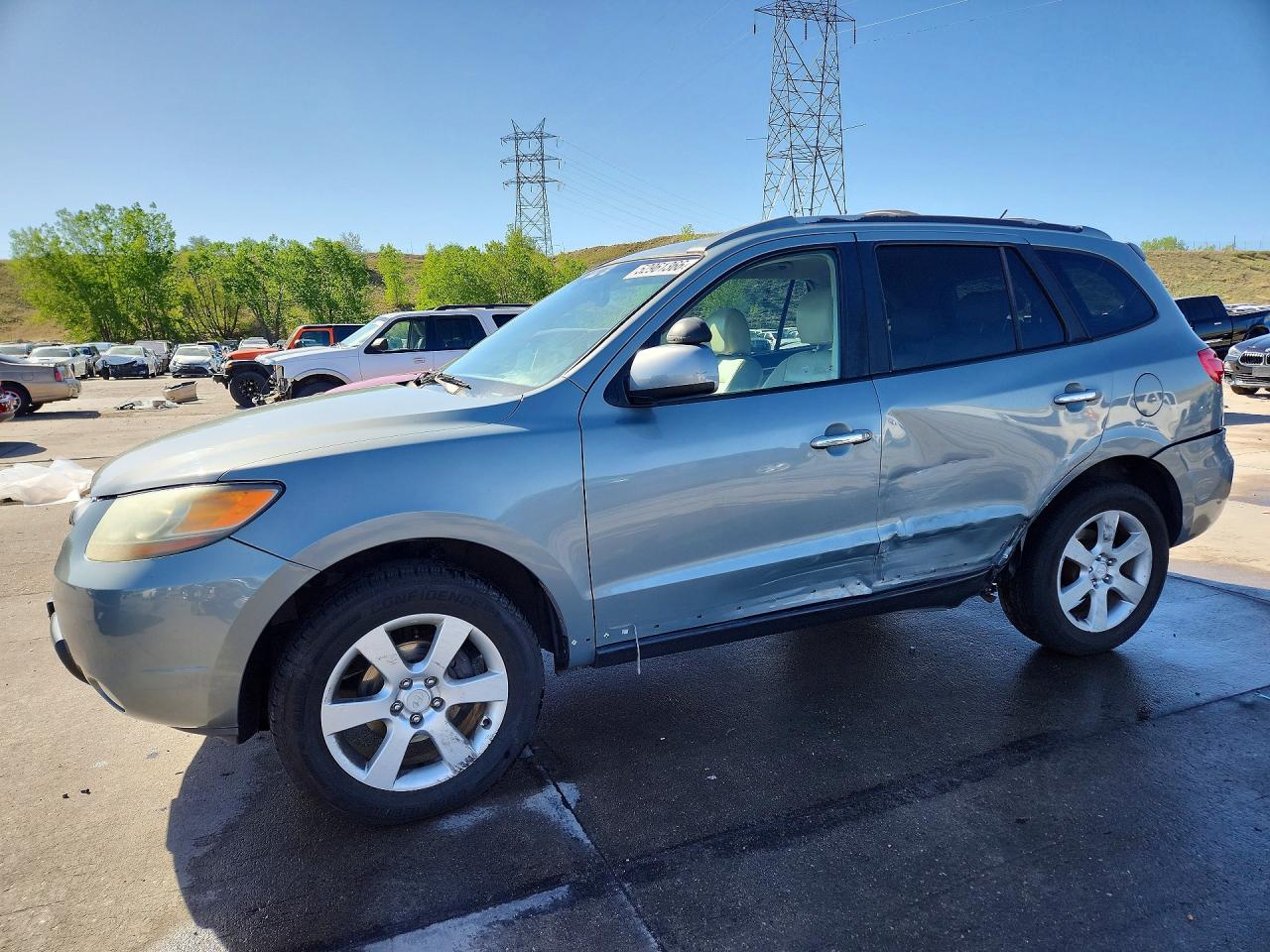 Salvage Hyundai SANTA FE Image