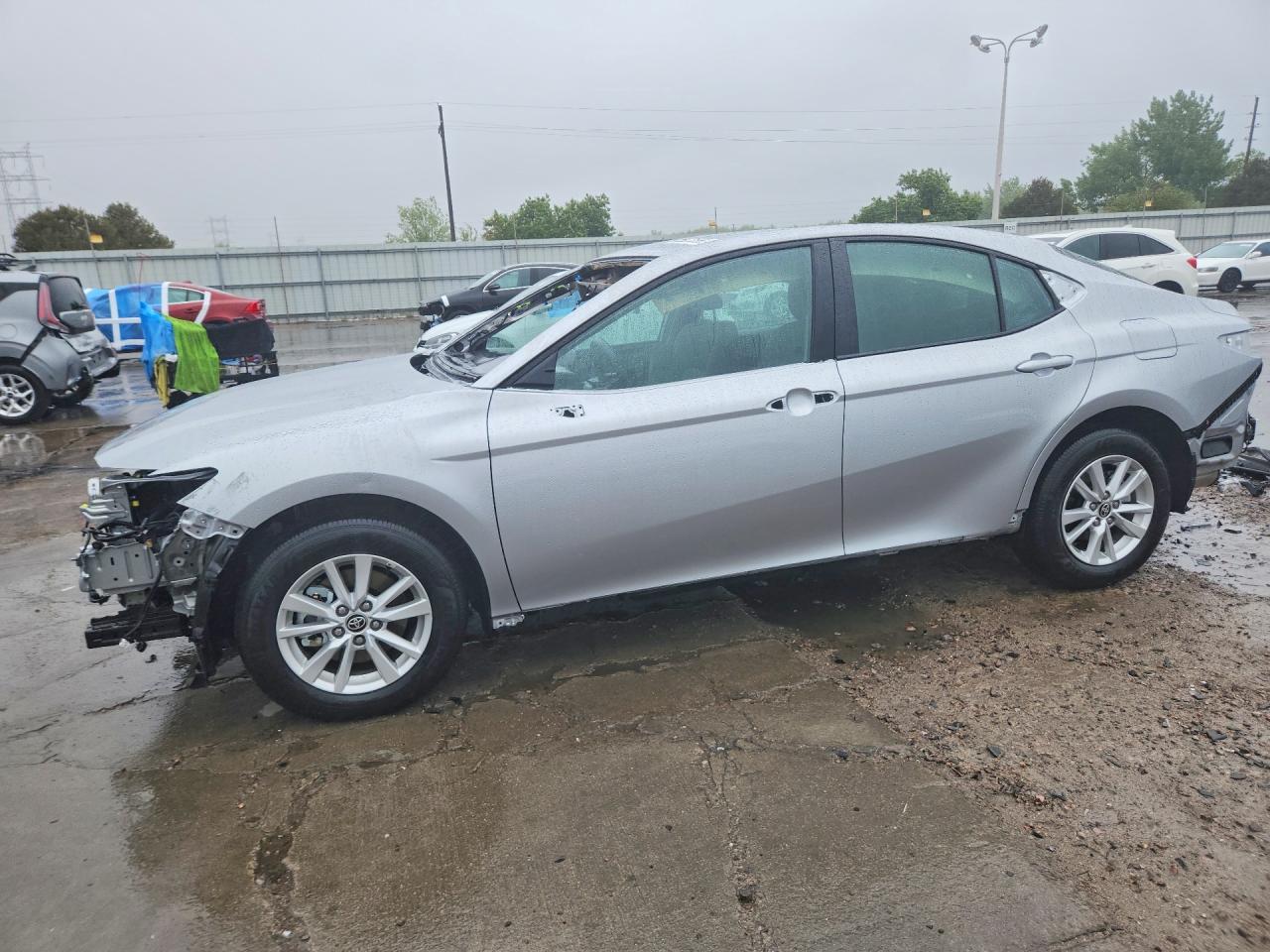 Salvage Toyota Camry Image