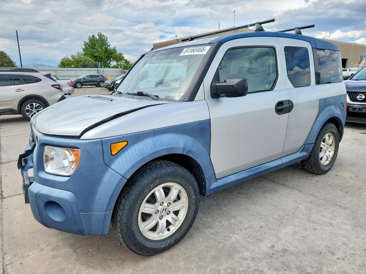 Salvage Honda Element Image