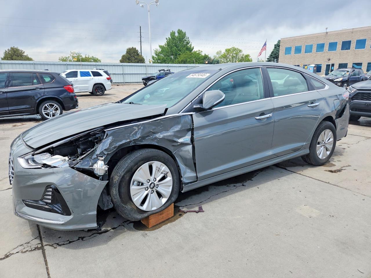 Salvage Hyundai SONATA Image