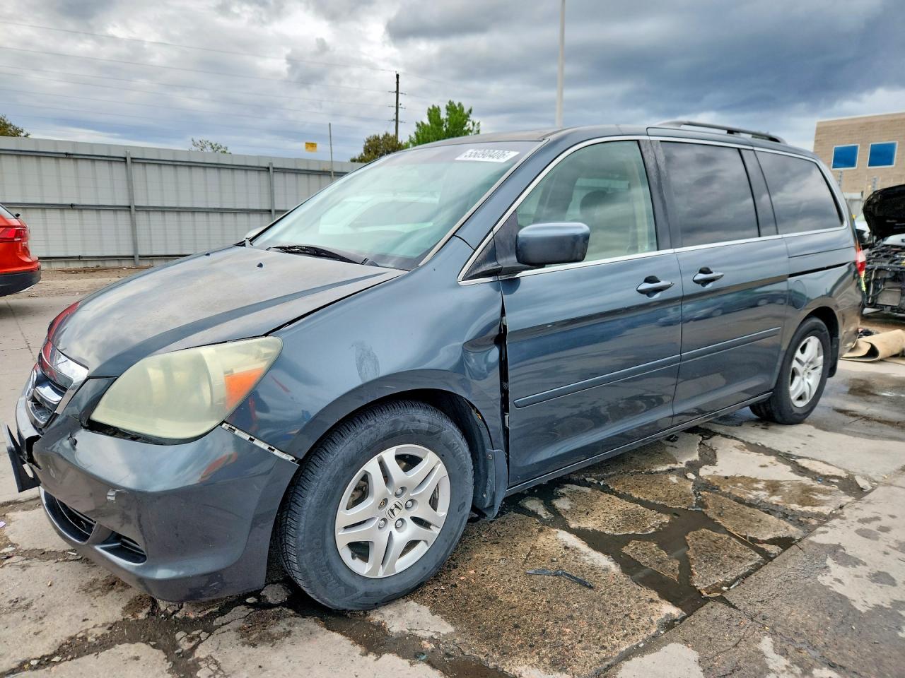 Salvage Honda Odyssey Image