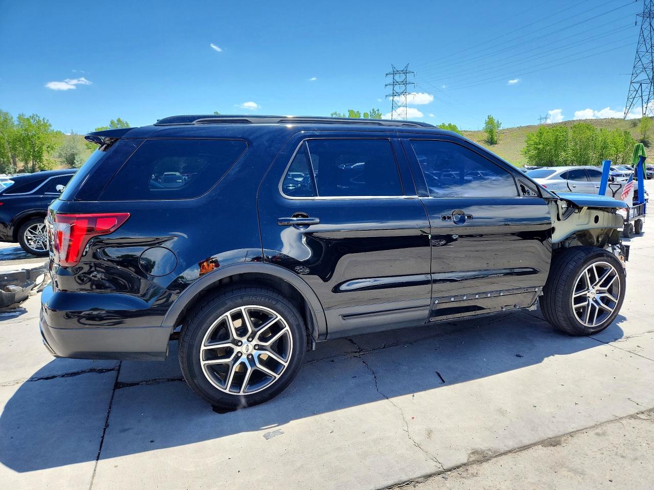 Ford Explorer Sport