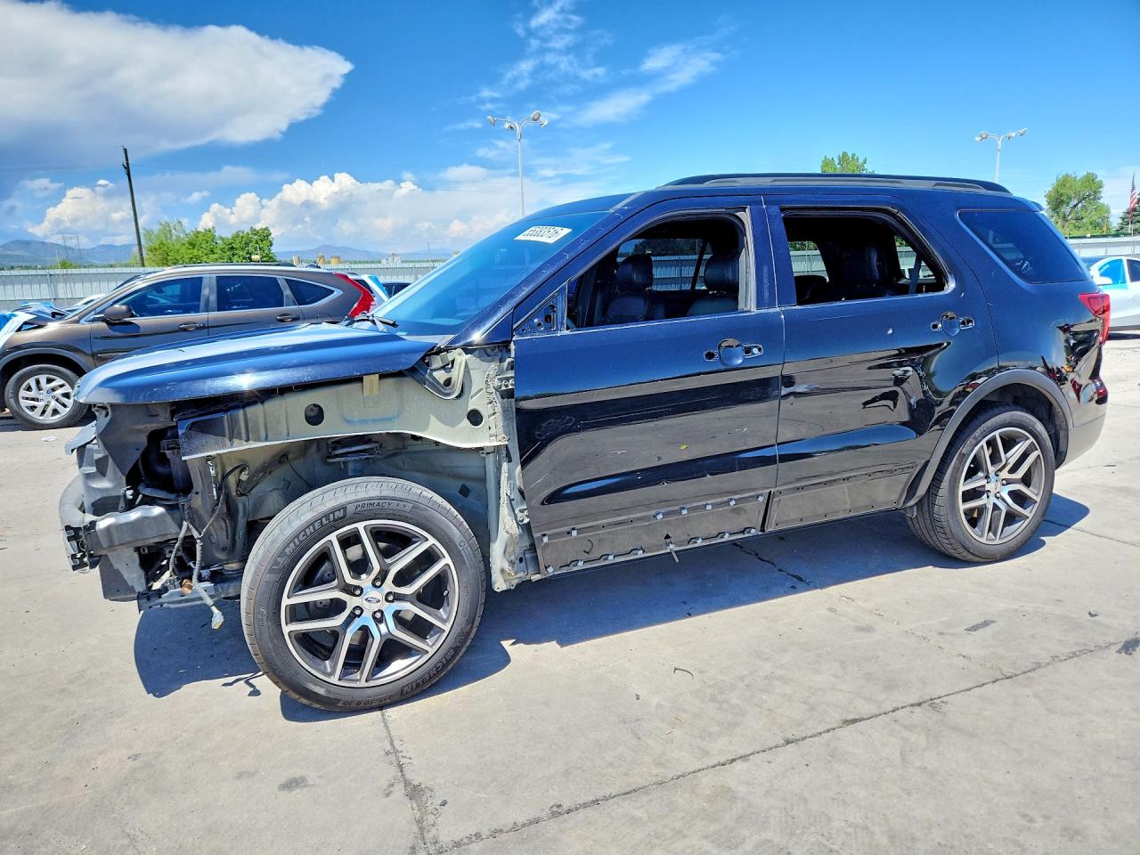 Salvage Ford Explorer Image