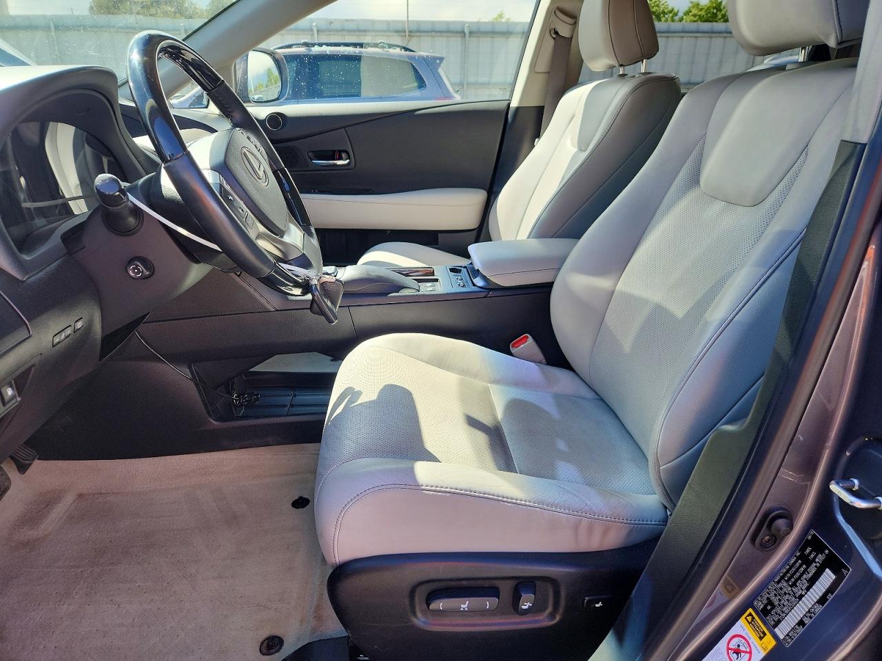 Lexus RX Base