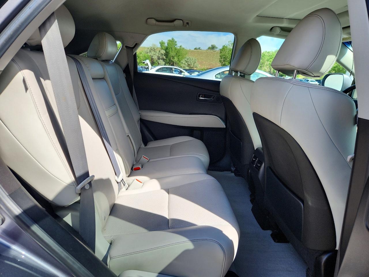 Lexus RX Base
