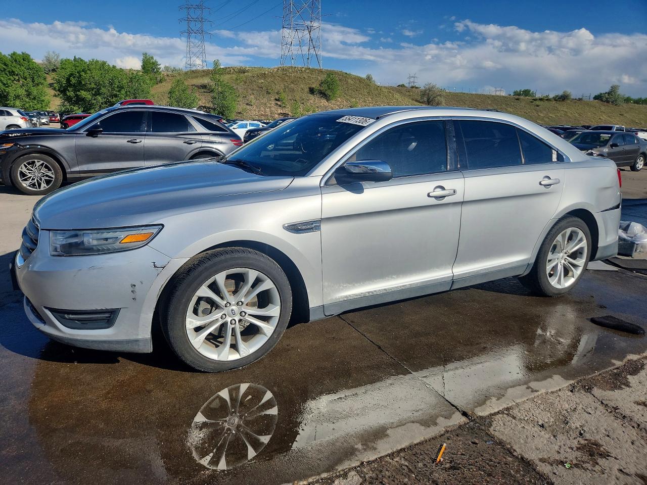 Salvage Ford Taurus Image