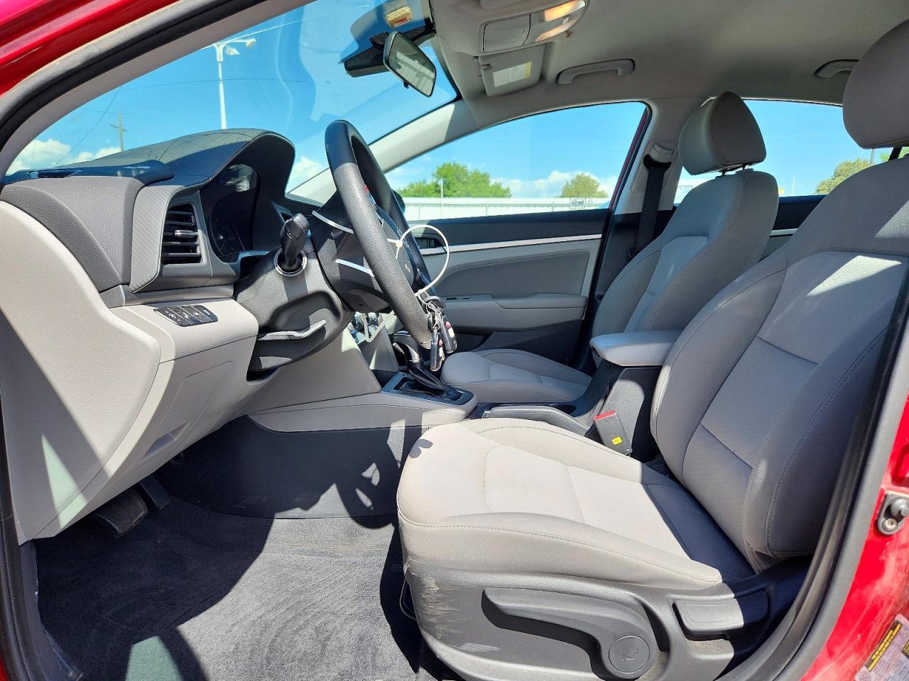 Hyundai ELANTRA Sel