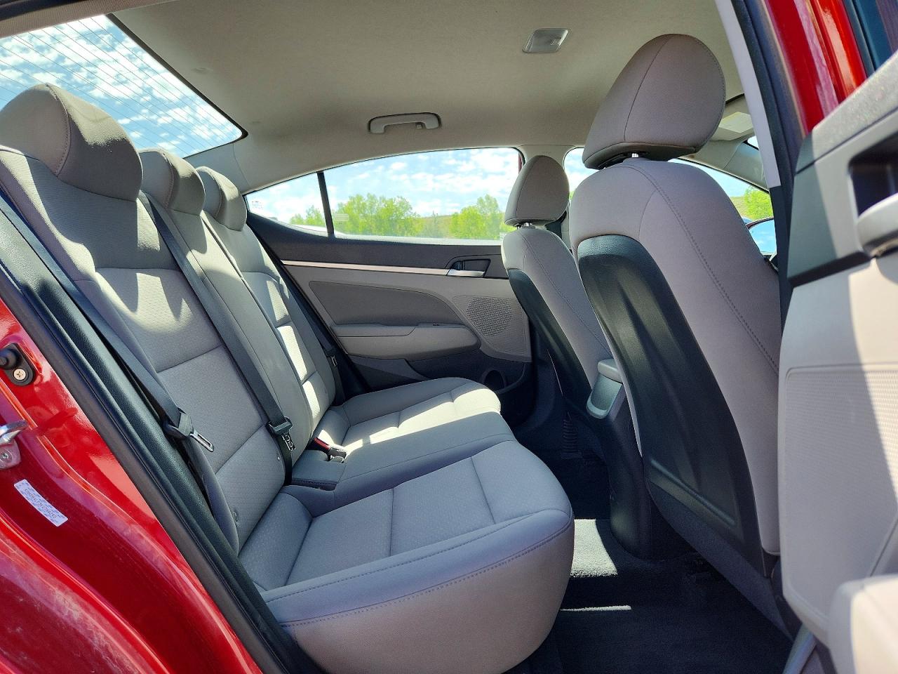 Hyundai ELANTRA Sel