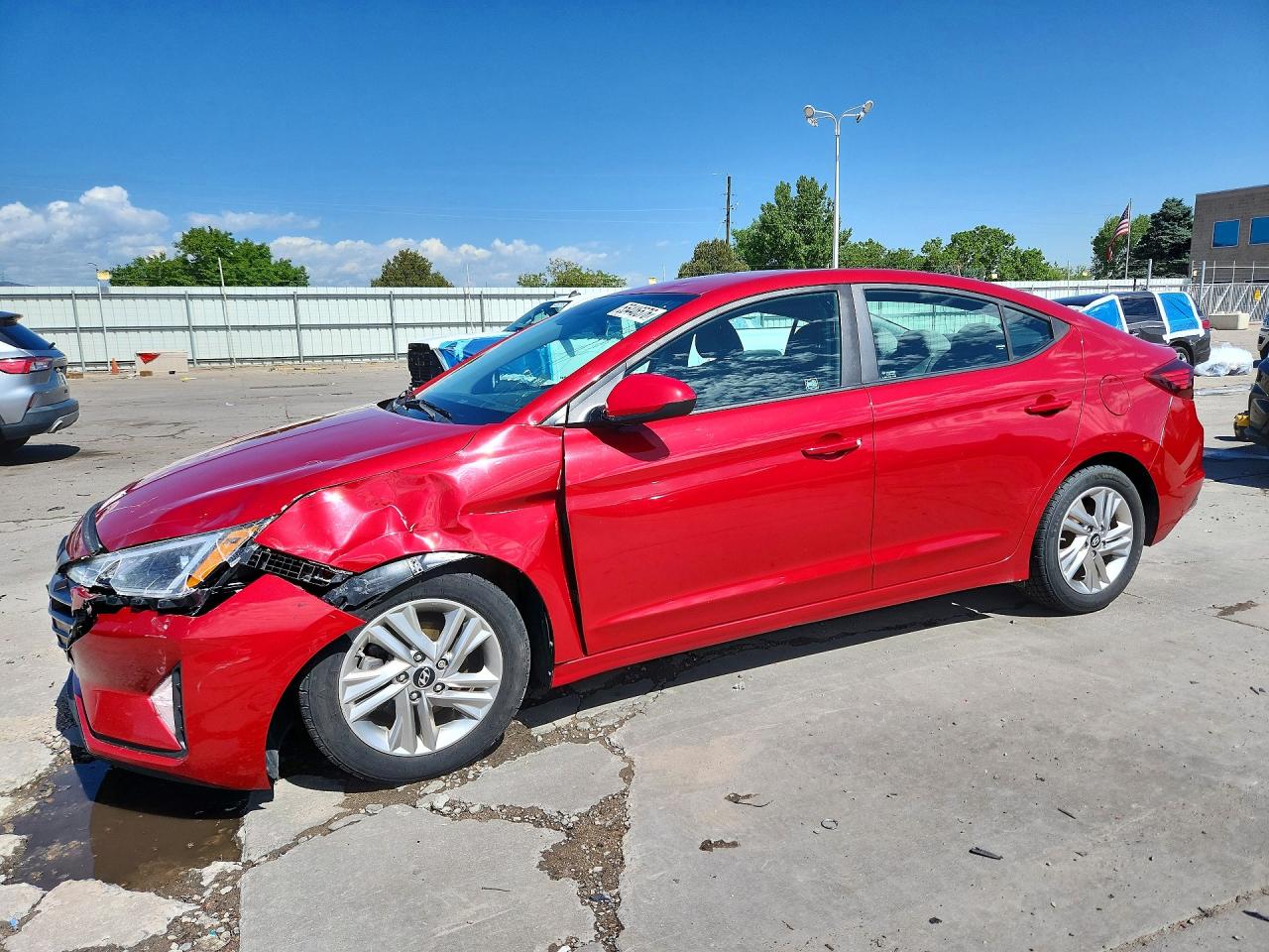 Salvage Hyundai ELANTRA Image