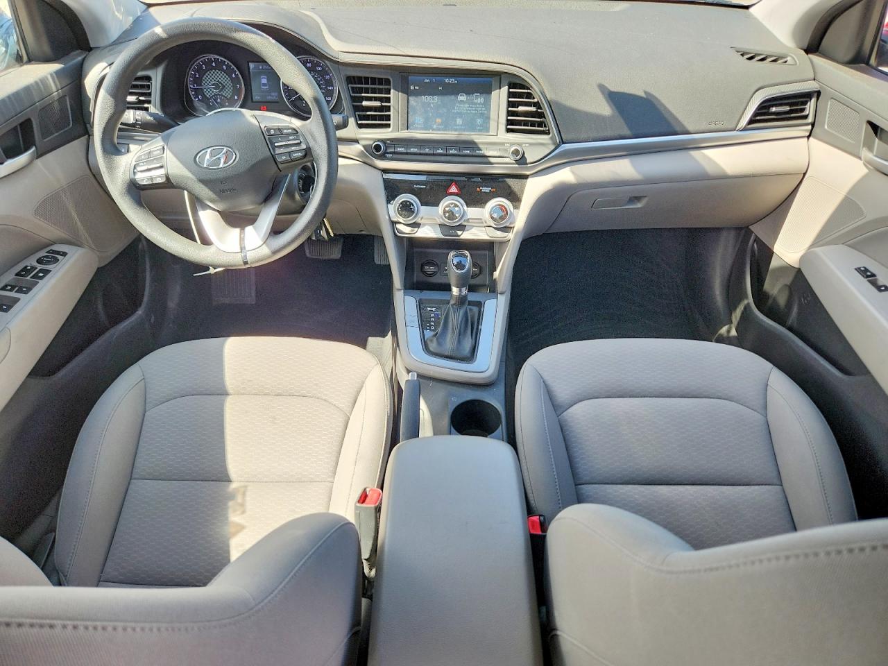 Hyundai ELANTRA Sel