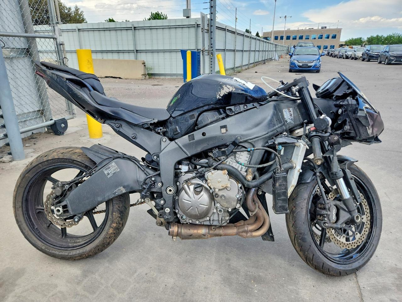 Salvage Kawasaki Ninja 636 Image
