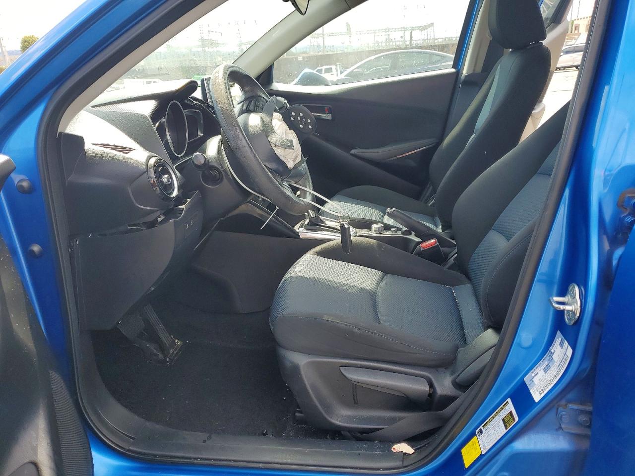 Toyota Yaris Base