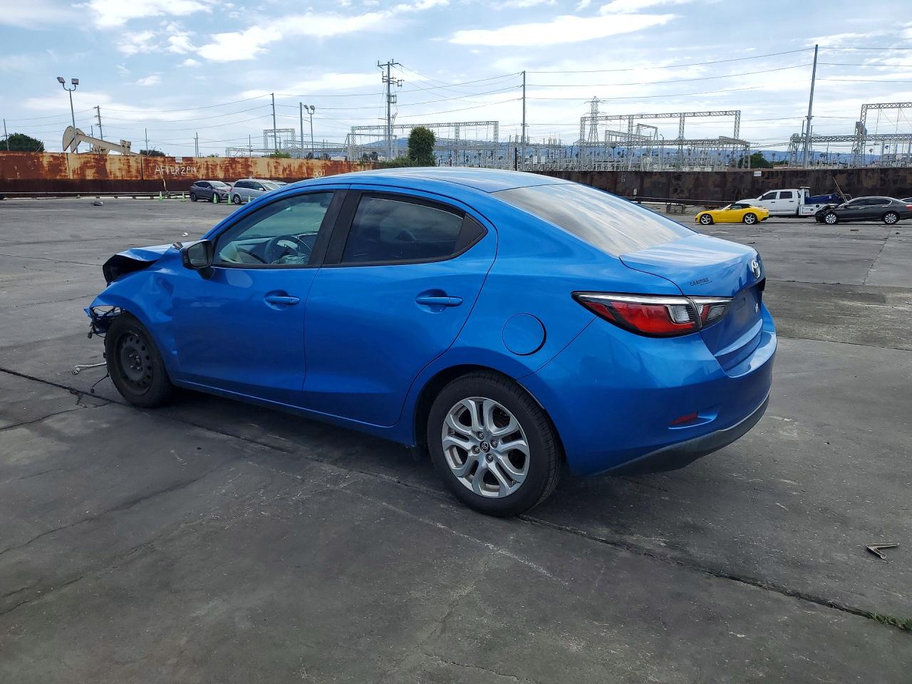 Toyota Yaris Base