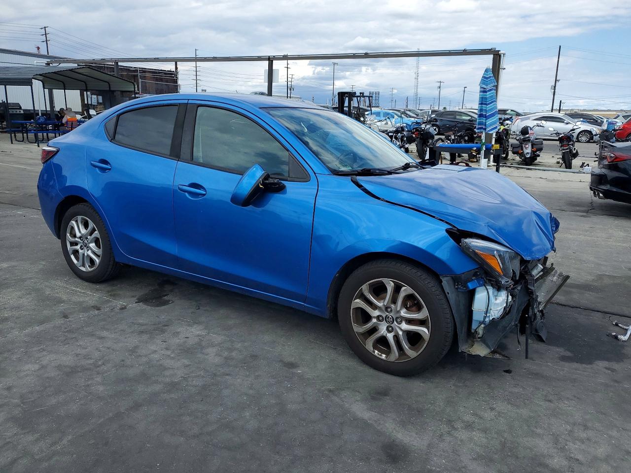 Toyota Yaris Base
