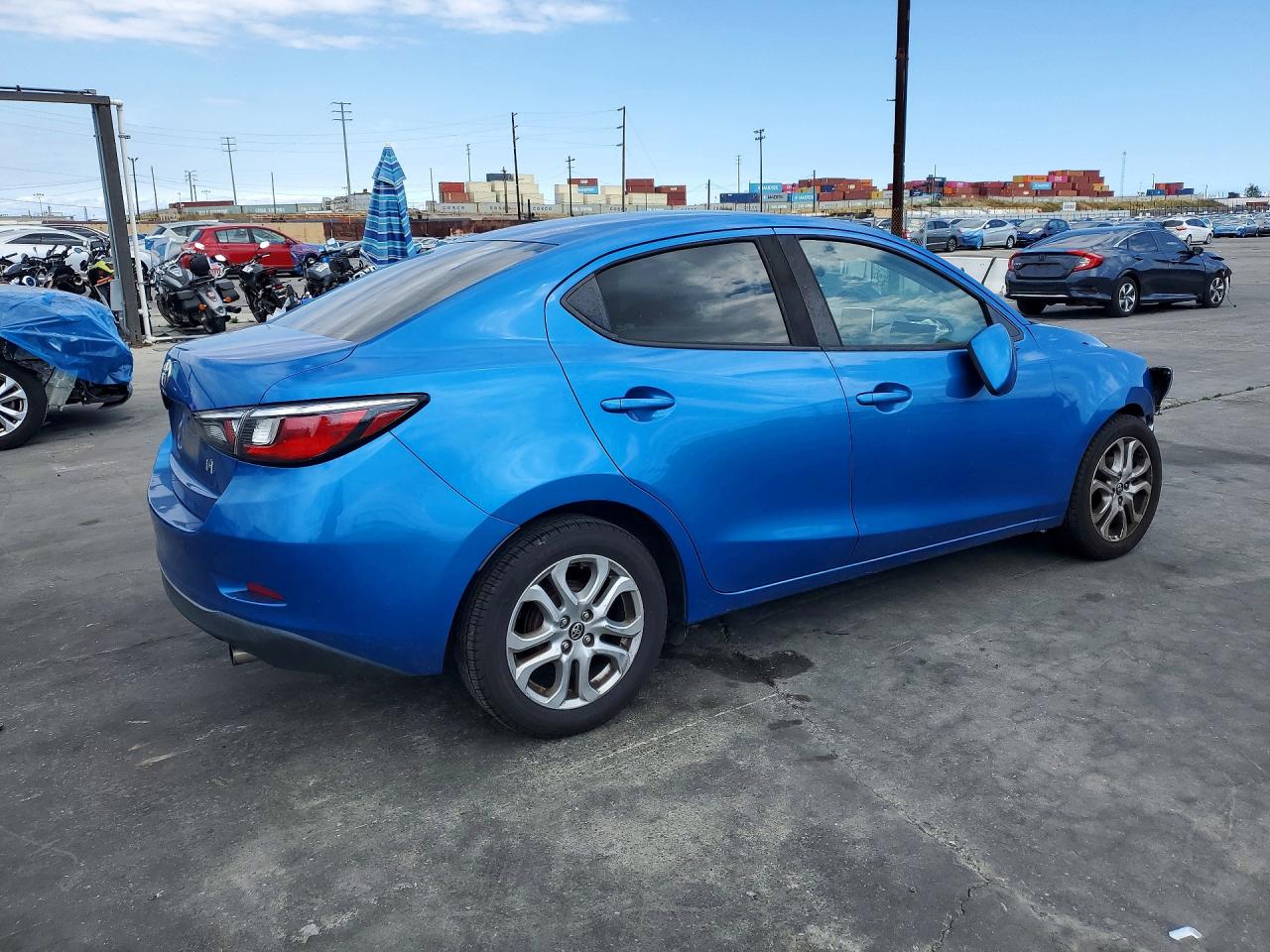 Toyota Yaris Base