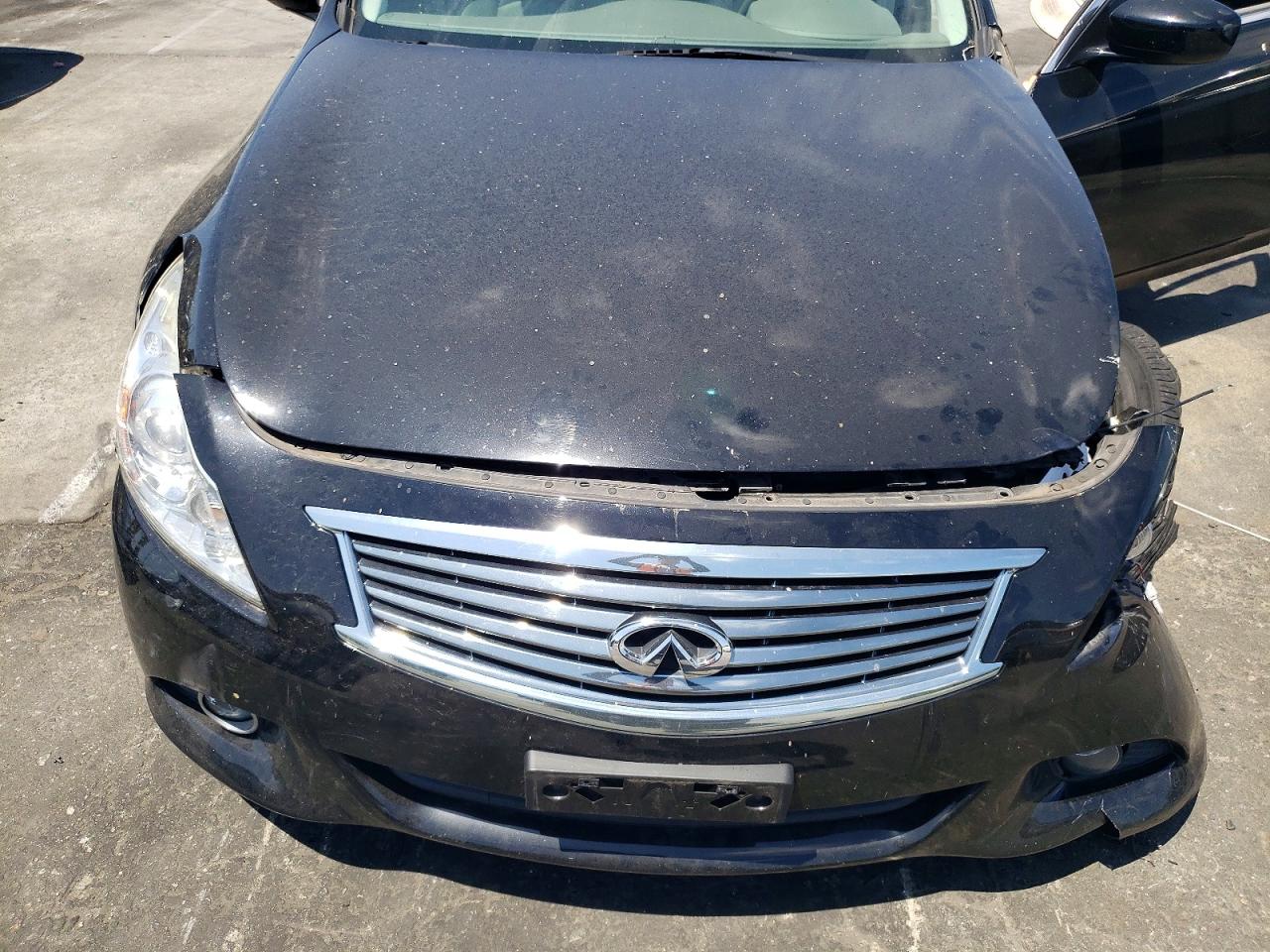INFINITI Q40 Base