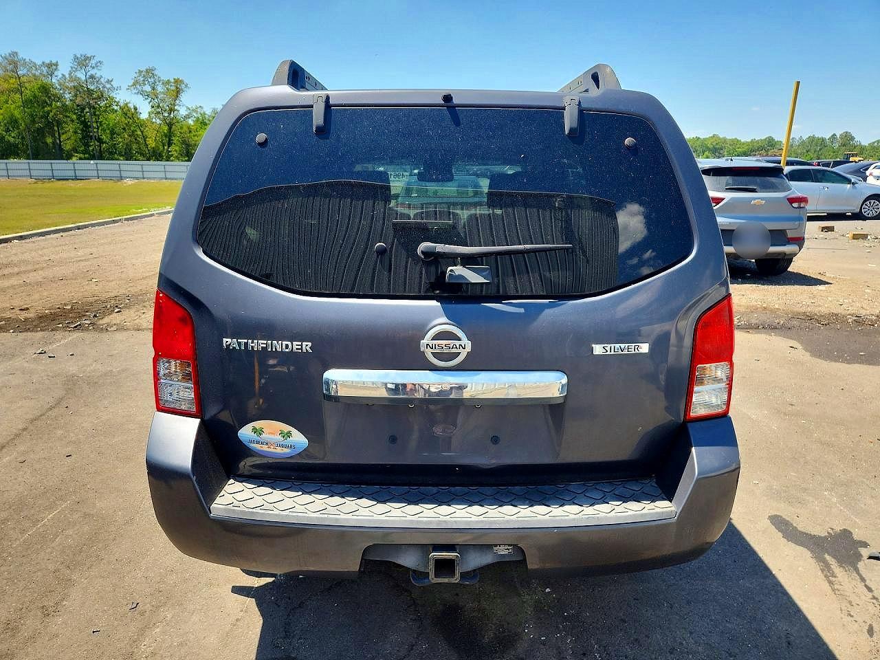 Nissan Pathfinder S