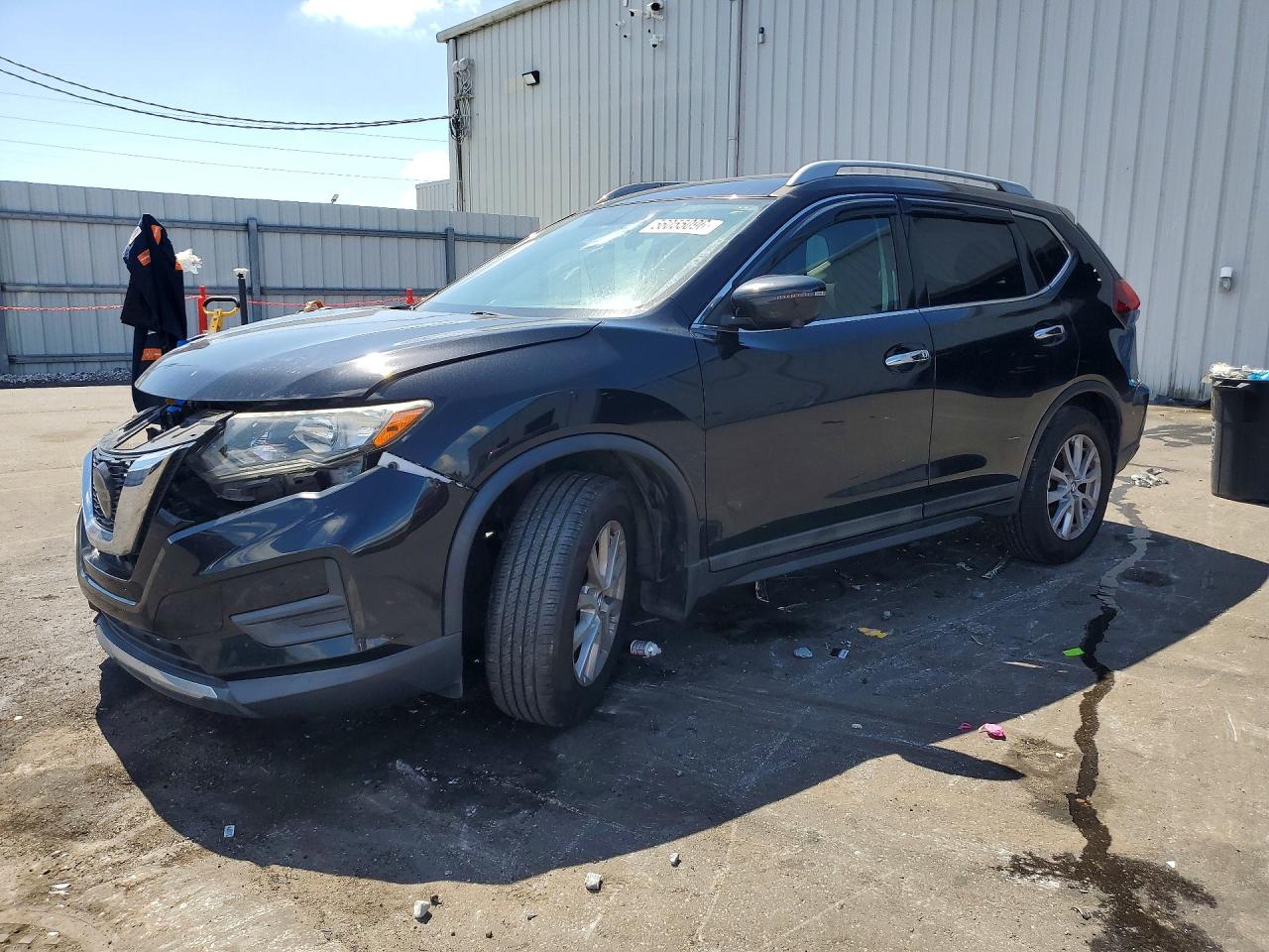 Salvage Nissan Rogue Image