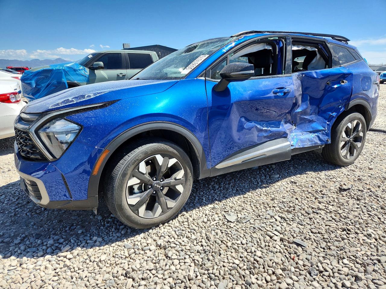 Salvage Kia Sportage Image