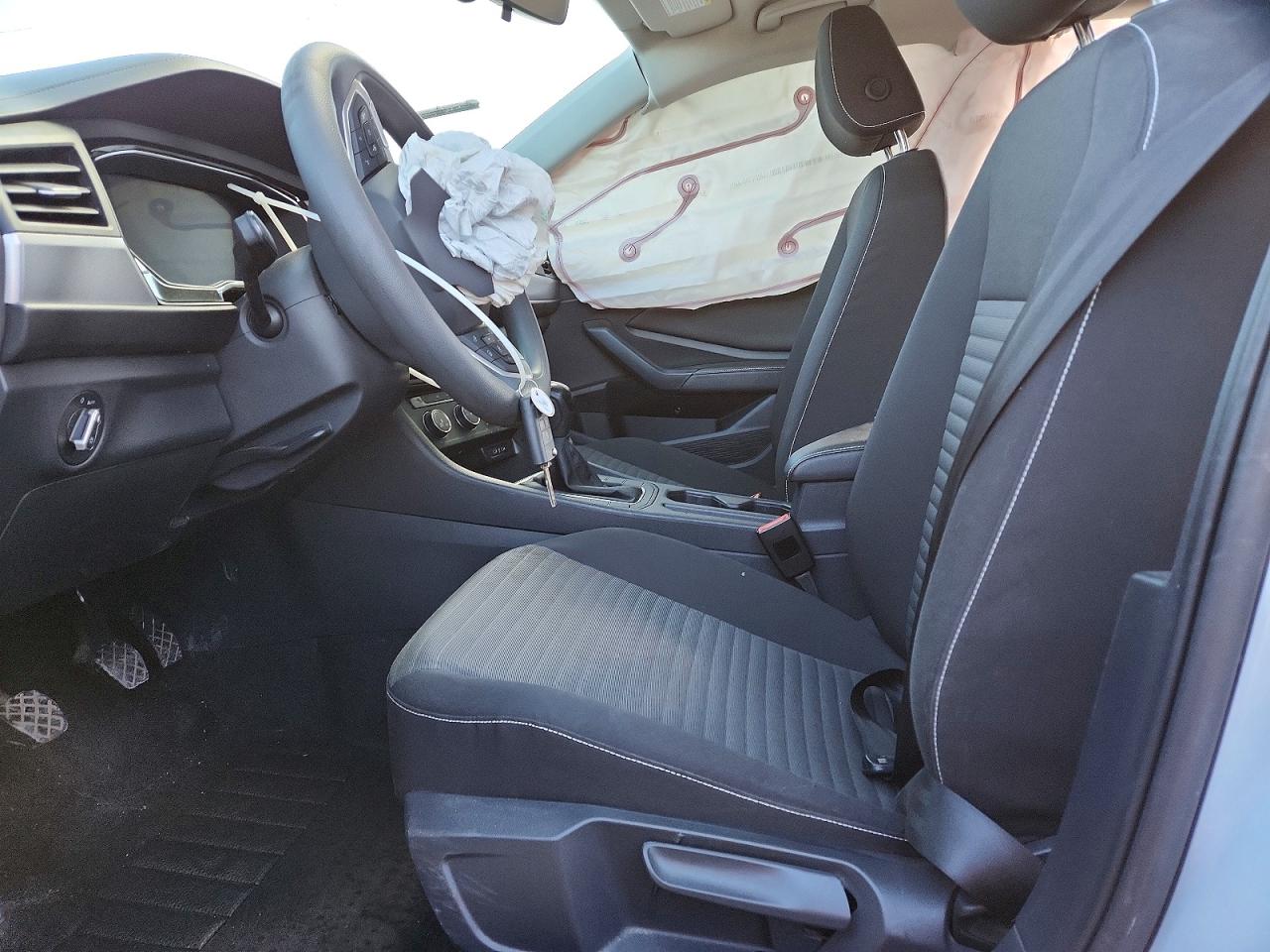 Volkswagen Jetta S