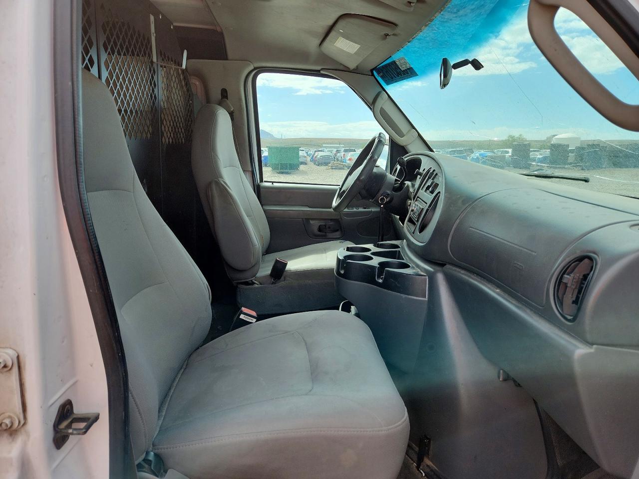Ford Econoline E250 Van