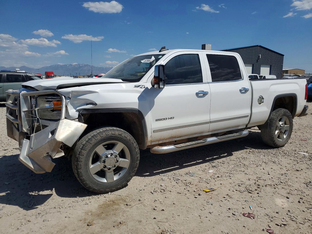 Salvage GMC Sierra Image