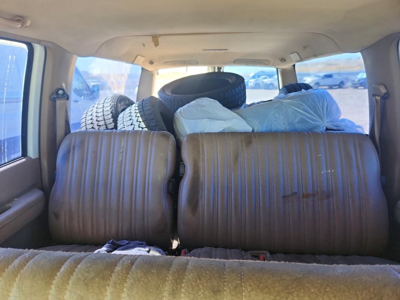 Chevrolet Suburban K2500