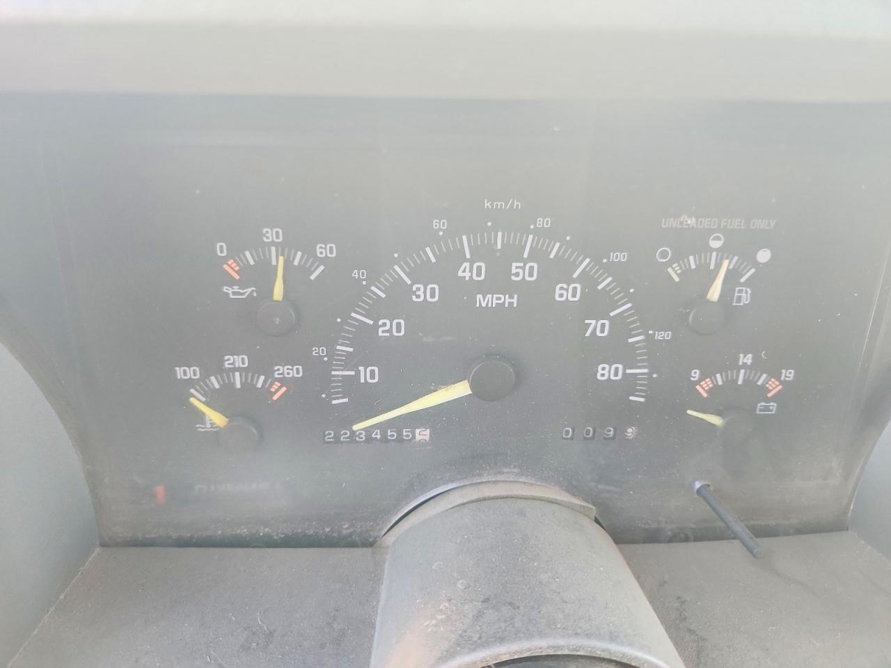 Chevrolet Suburban K2500