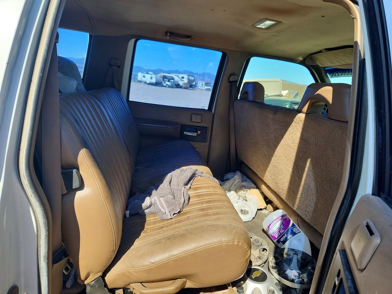 Chevrolet Suburban K2500