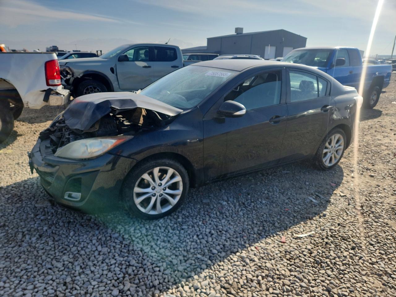 Salvage Mazda Mazda3 Image